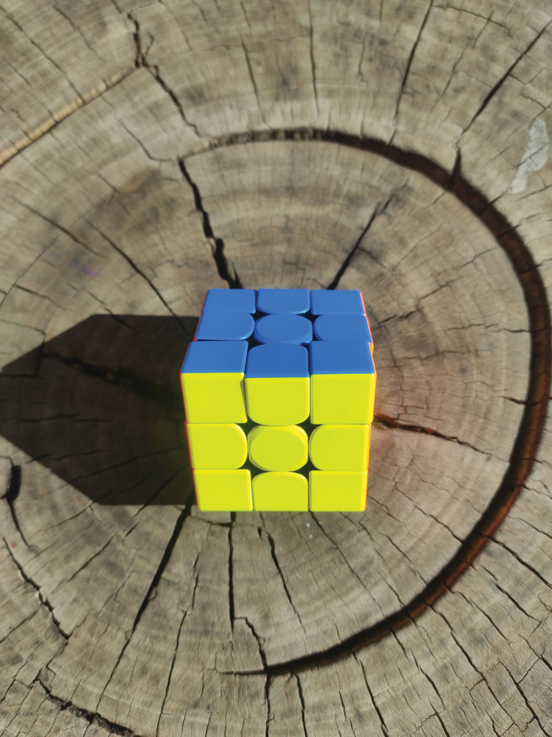 Rubik's cube blue and yellow sides